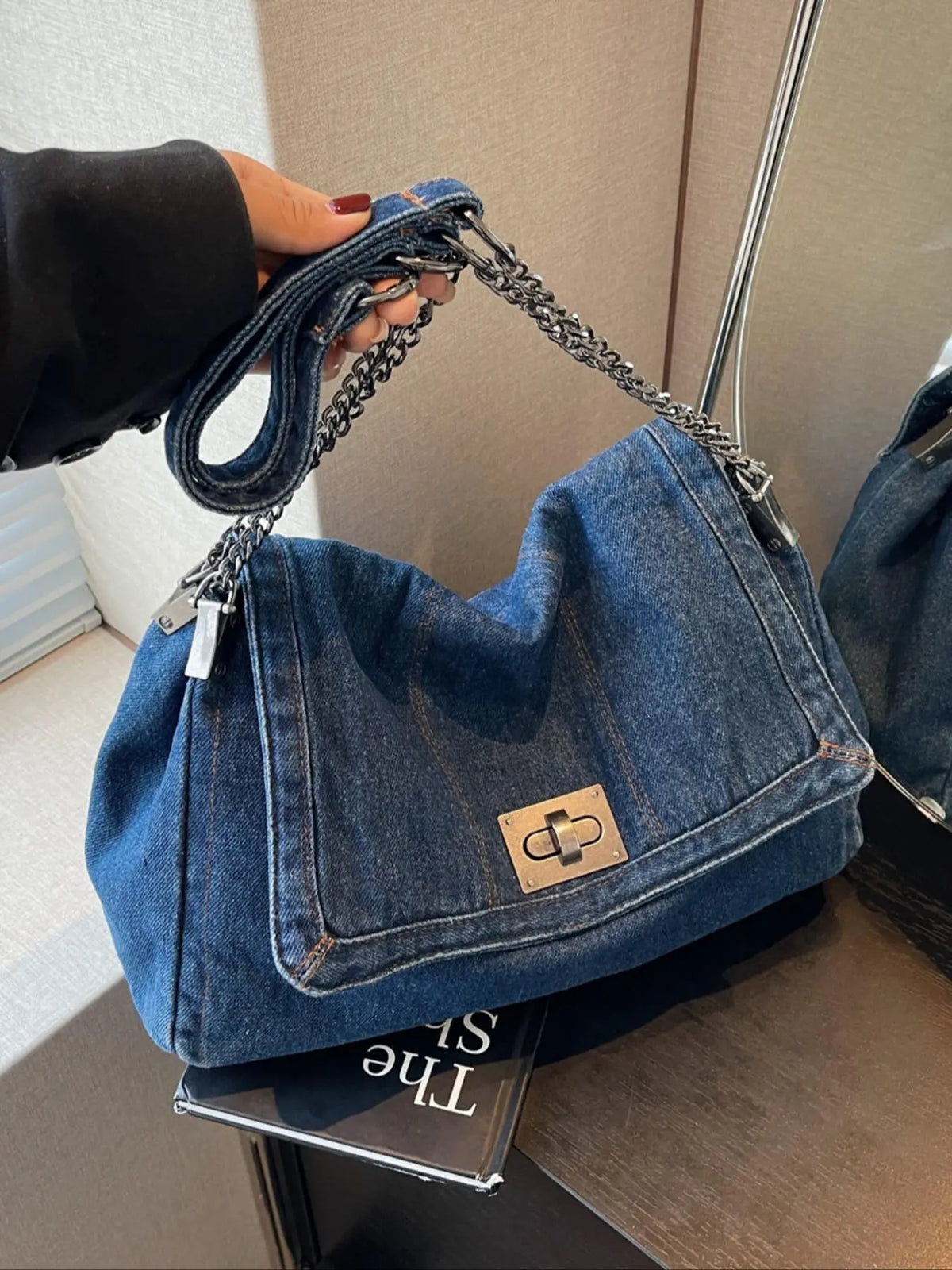 ashion Chain Shoulder Bag, Trendy Crossbody Purse for Women, Casual Daily Travel Bag