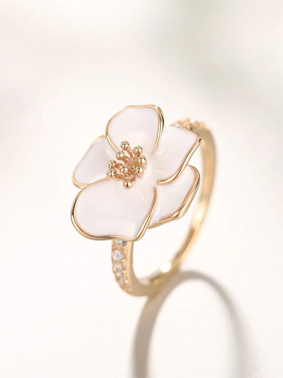 Elegant Flower Rhinestone Ring for Women, Chic Statement Fashion Jewelry