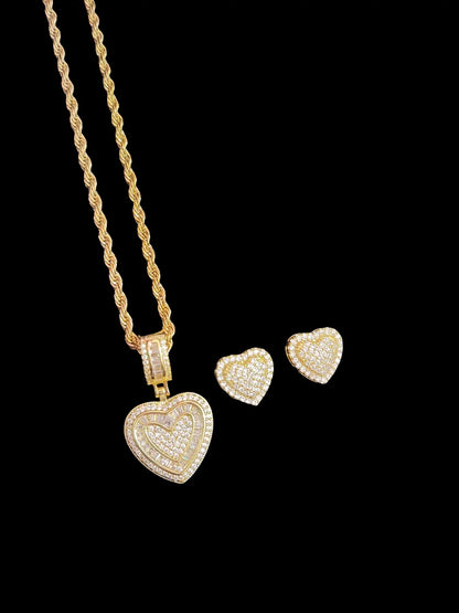 Women's Hip Hop Love Heart Pendant Necklace, Vintage Fashionable Jewelry for Parties, Everyday Wear, and Lovers' Gifts