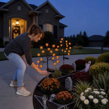 Solar Halloween Pumpkin Tree Stake Lights, 20-Head Jack-O’-Lantern Outdoor Yard Decor with Flashing Modes
