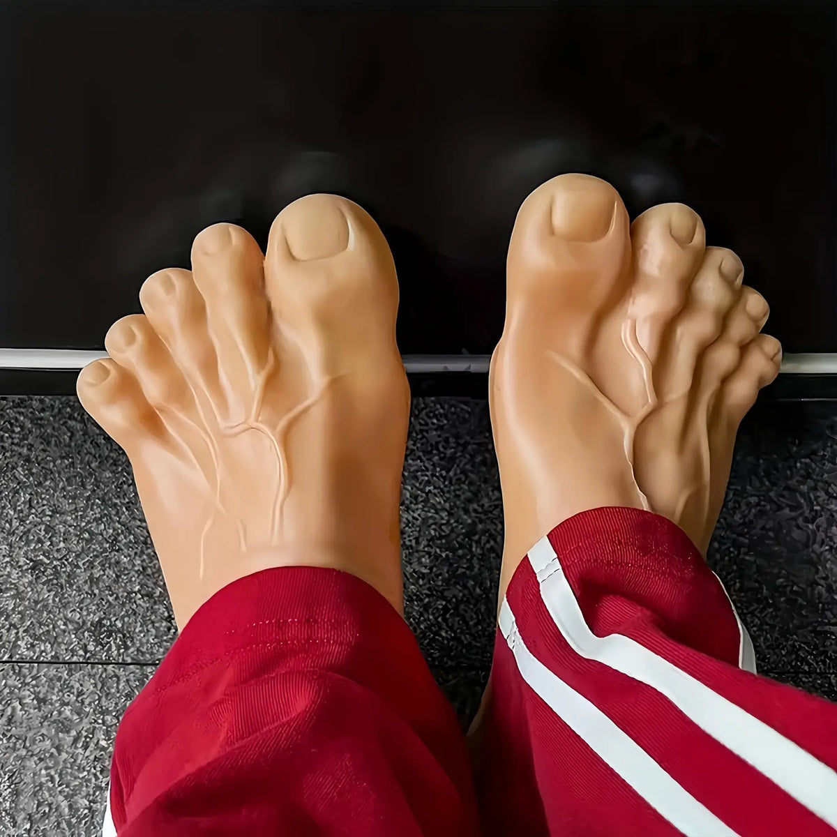 Funny Oversized Toenail Shoes – Realistic Prank Footwear for Halloween, Costume Parties & Gag Gifts